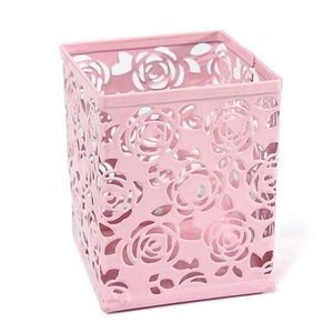 Metal Rose Flower Pencil Holder Container (Pink)🌹💕💞💓💗💖💘💝🩷✏️🖊️✍️📏📐🖋️✒️🖌️🖍️📝
